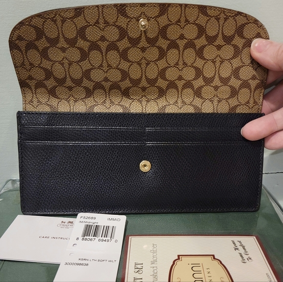 Coach Wallet NWT - Picture 3 of 4